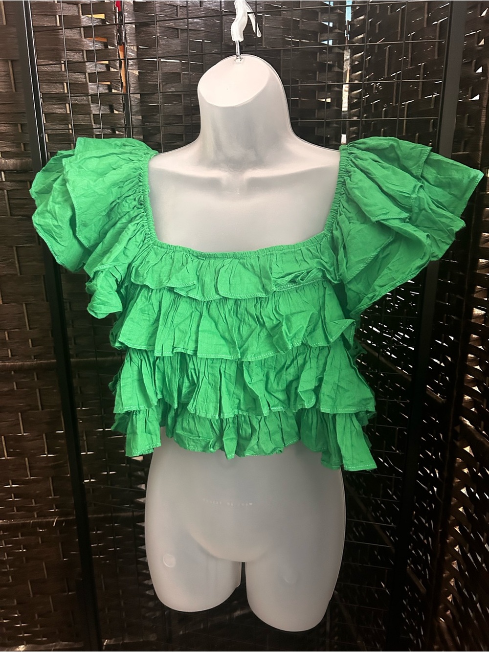 Alter’d State Kelly Green Cotton Blend crop flutter style top size large